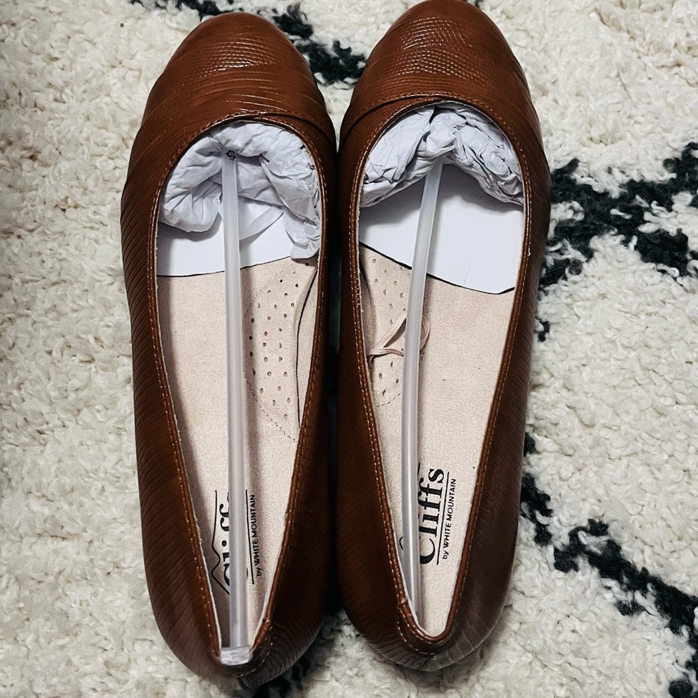 NWT Cliffs White Mountain Tan ballet flat WIDE - Picture 5 of 9